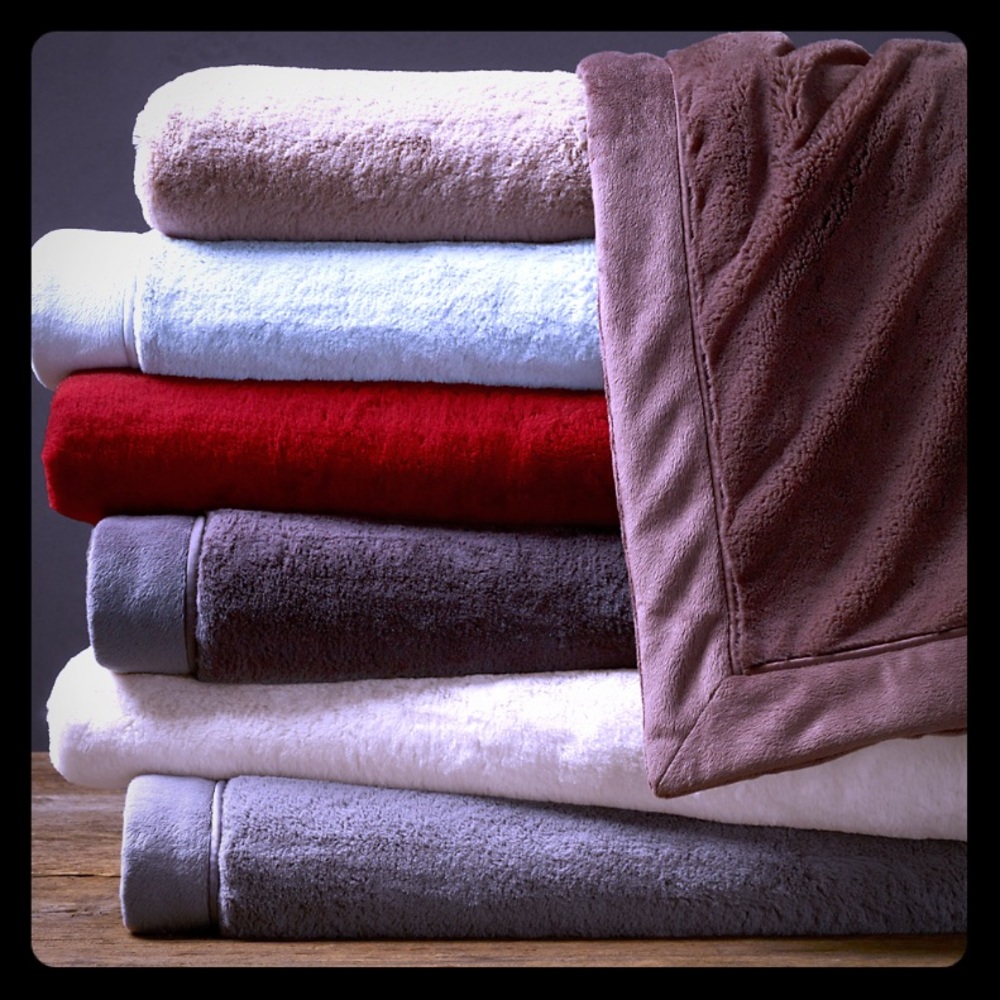 Restoration Hardware Luxury Plush Throw - Garnet